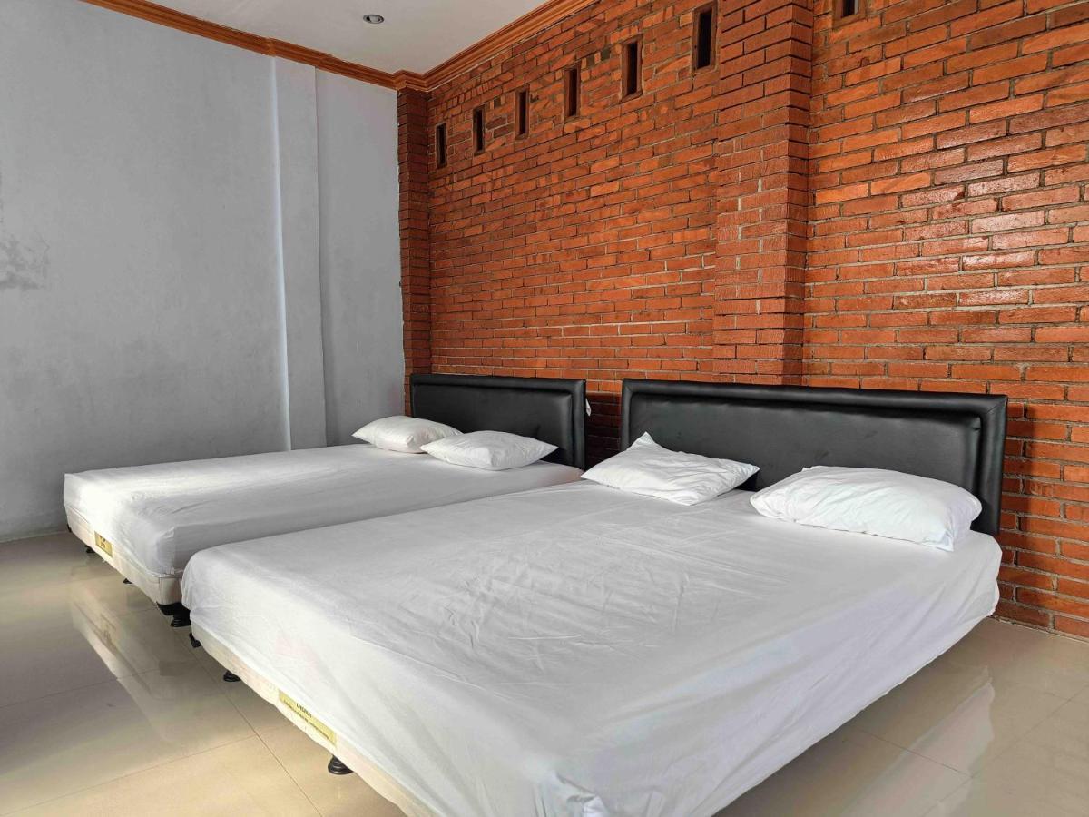 Jogo Segoro Homestay RedPartner near Pantai Sundak Gunungkidul Ngandong Bagian luar foto